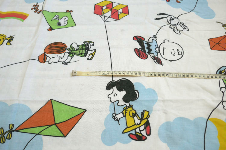 SNOOPY スヌーピー ピーナッツの仲間 ピーナッツギャング カイト 凧揚げ レインボー 60's ヴィンテージ ユーズドシーツ ボックスタイプ USA