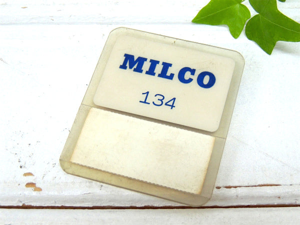 【MILCO・134】USA・ヴィンテージ・プラスチック製・バッジ・ネームケース付き