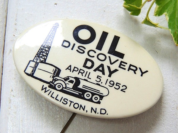 【OIL DISCOVERY DAY/1952's/USA】ビンテージ・トレーラー柄・缶バッジ